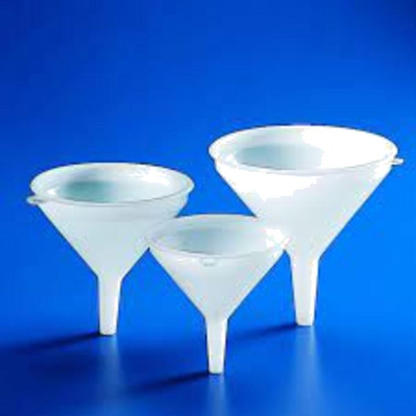 EMBUDO P/TRASVASE HDPE Ø 260MM